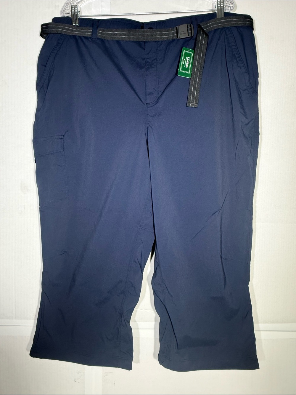 NWT LL Bean Tropicwear Capri Pants, Mid-Rise in Navy